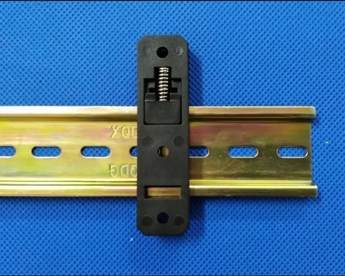 Largura padrão do preto 20mm do grampo da montagem do trilho do ruído RB-233 a mola de nylon plástico